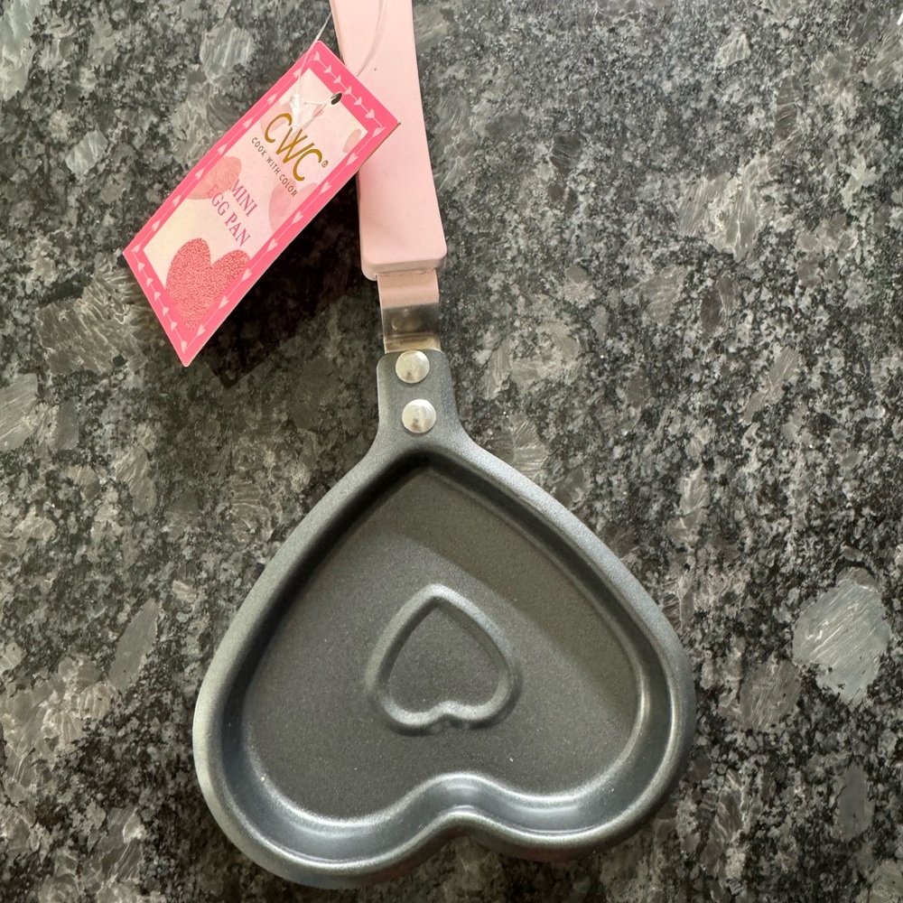 Heart-Shaped Mini Frying Pan with Pink Handle